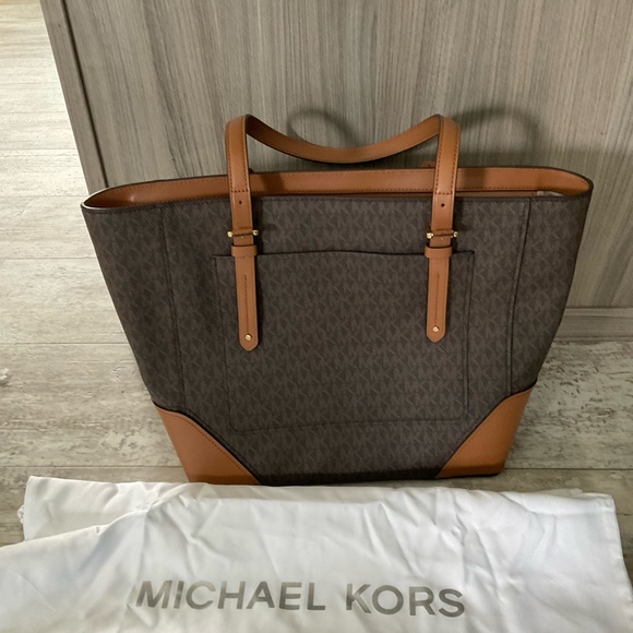 Michael jots - Picture 2 of 4